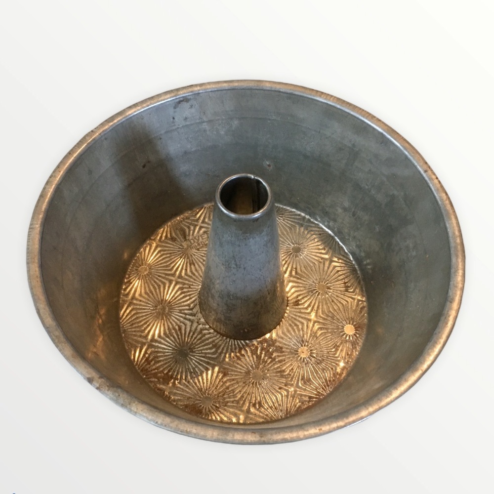 Vintage Ovenex Starburst 10” Tube Baking Pan